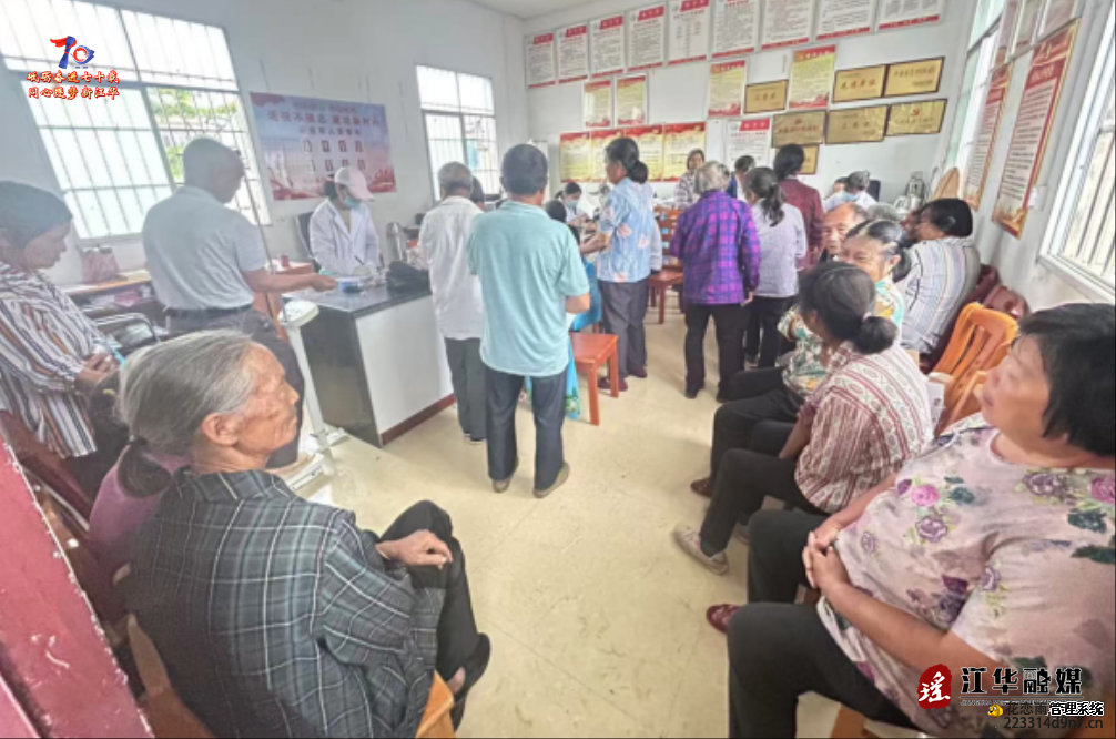 江华大圩镇：开展＂健康进乡村＂免费体检活动
