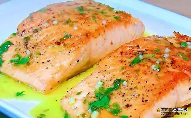 三文鱼别只吃生的，煎出金黄香脆，30分钟端上桌