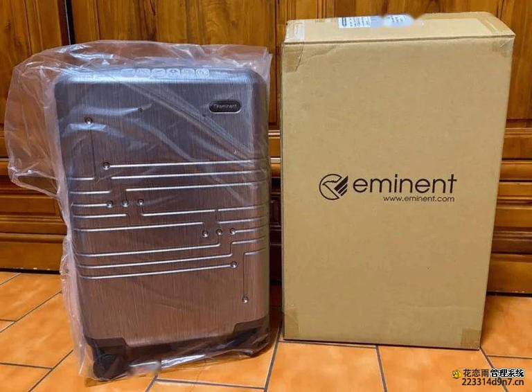 台积电定制款行李箱爆火，员工专属竟被炒至1