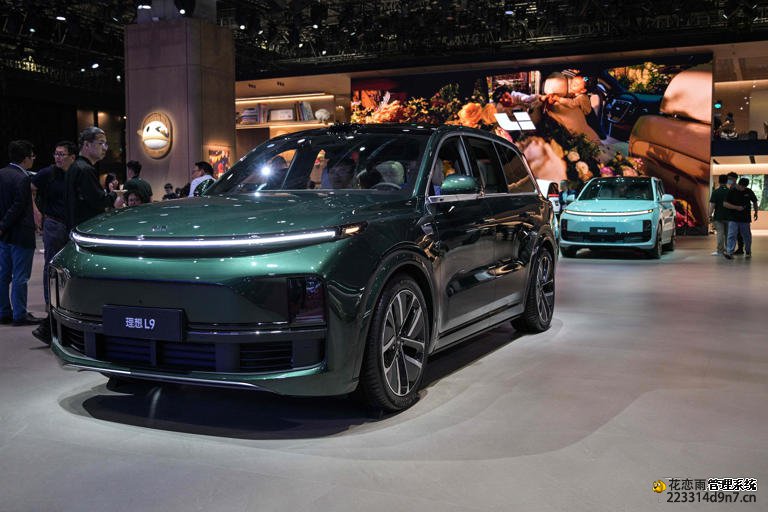 车企集体「摸着理想过河」，结果都在2025年掉进